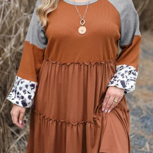 Mini-Robe Gaufrée à Volants de Grande Taille