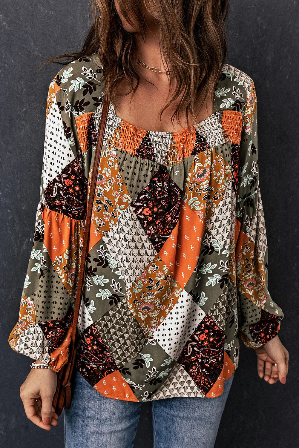 Blouse à imprimés variés et col carré – Image 4