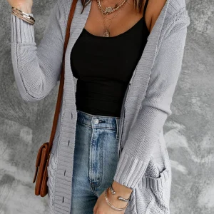 Cardigan avec poche avant et fermeture a boutons