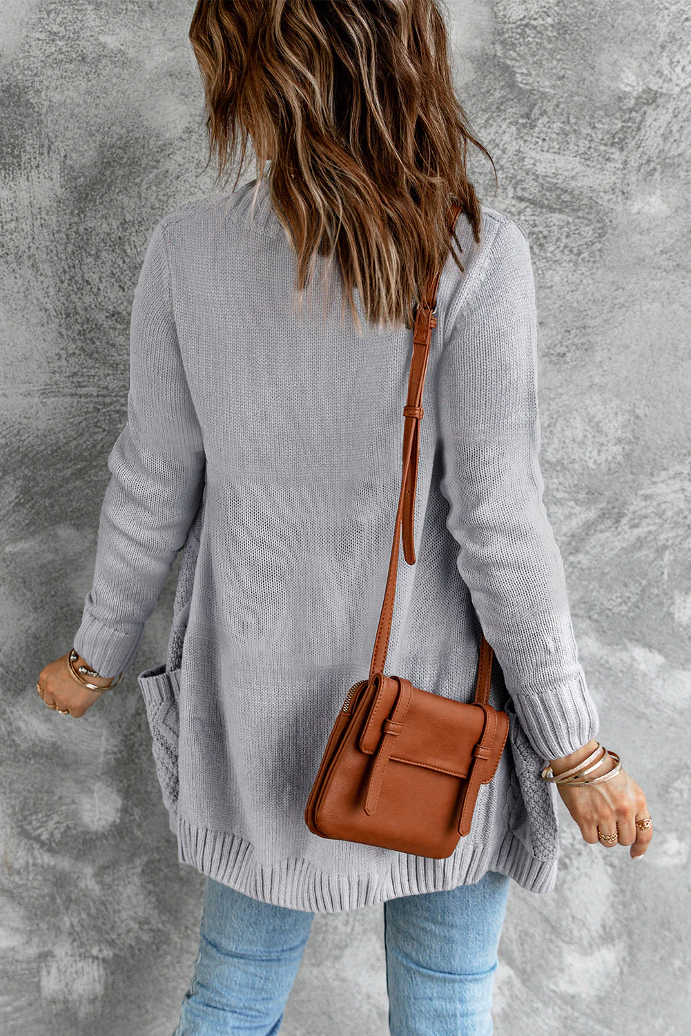 Cardigan avec poche avant et fermeture a boutons – Image 3