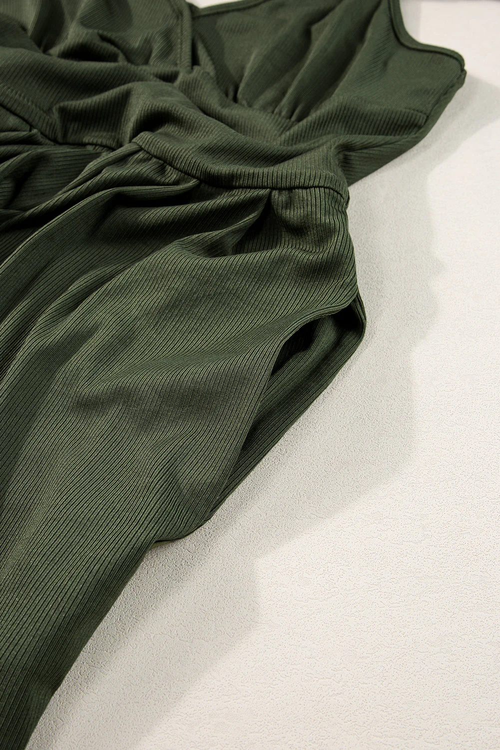 Barboteuse Cotelée À Bretelles Et Taille Cintrée – Image 9