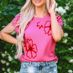 Haut en tricot brodé a manches courtes