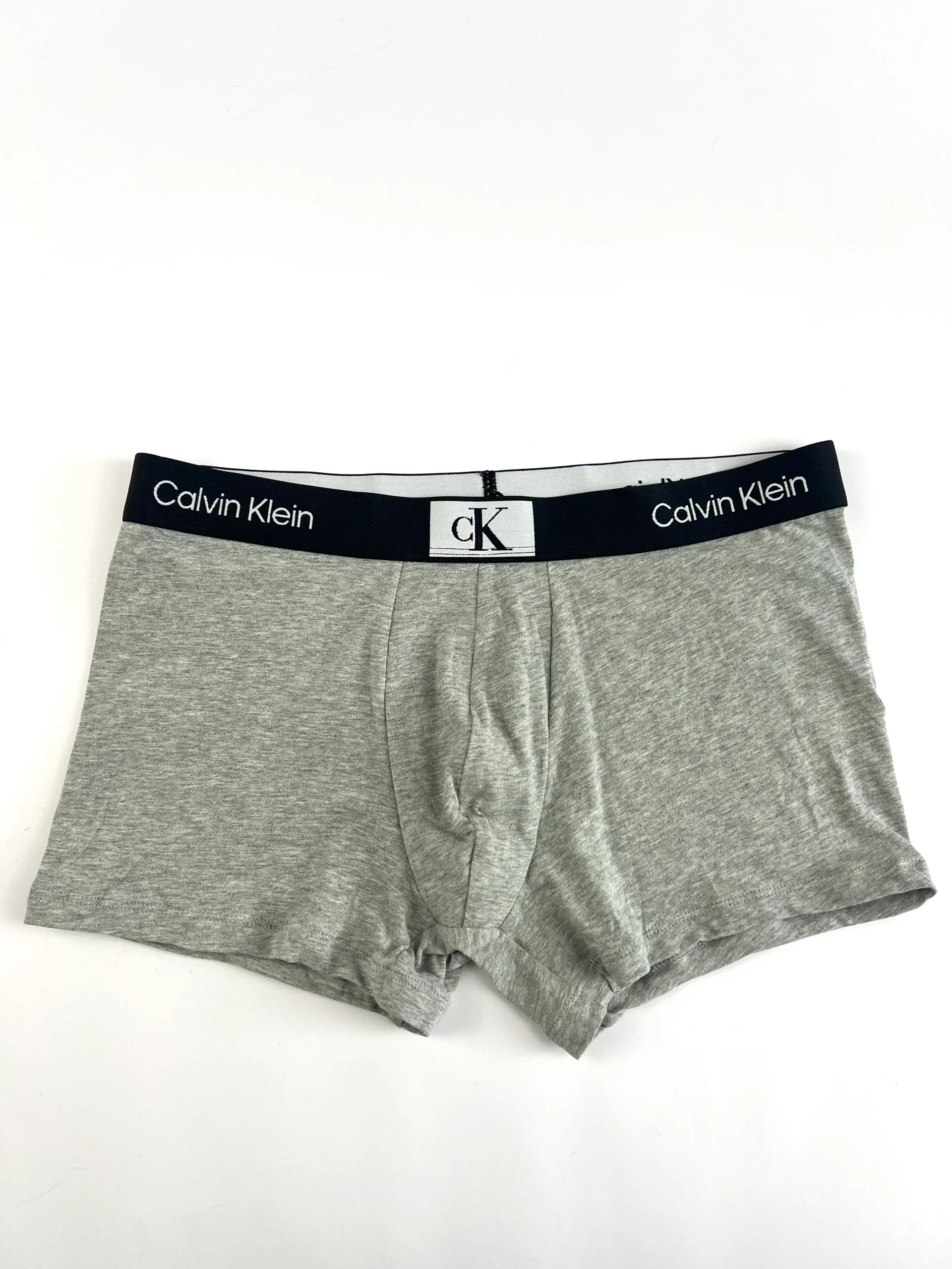 Calvin Klein – Image 3