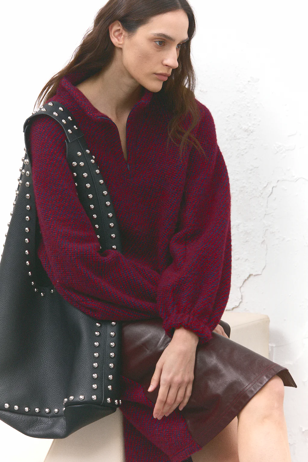 Aude – Pull en laine légère et cuir lisse tanné – Image 6