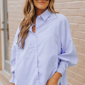 Chemise boyfriend rayée à revers et smockés