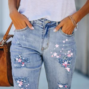 Short En Jean Effet Vieilli Coupe Slim Motif Léopard Et Fleurs